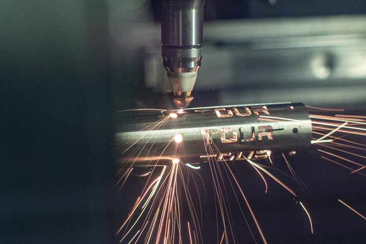 Laserové řezání v KOSTKA Tech
